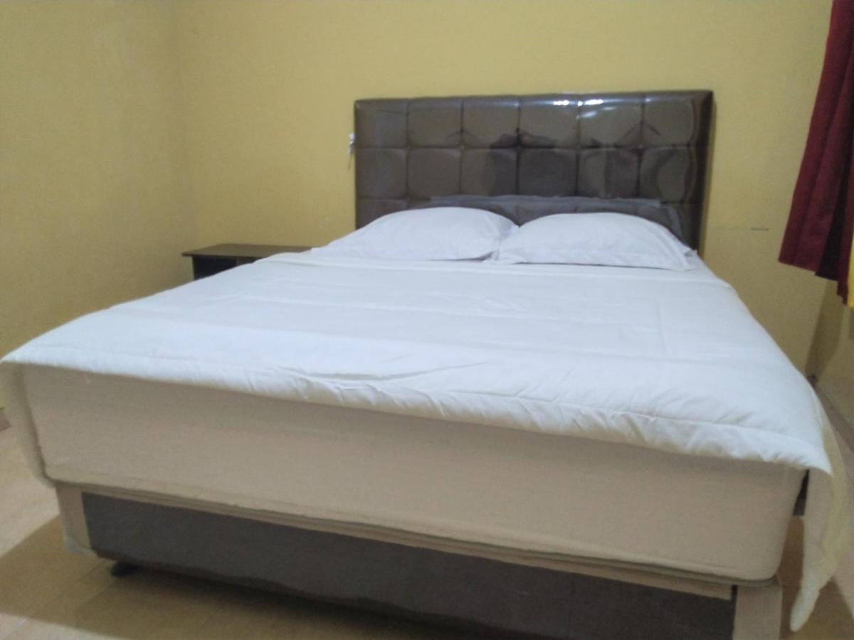 Hotel Pekalongan Syariah Mitra Reddoorz Ngoại thất bức ảnh