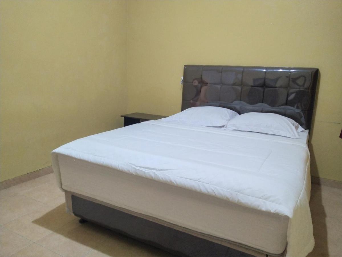 Hotel Pekalongan Syariah Mitra Reddoorz Ngoại thất bức ảnh