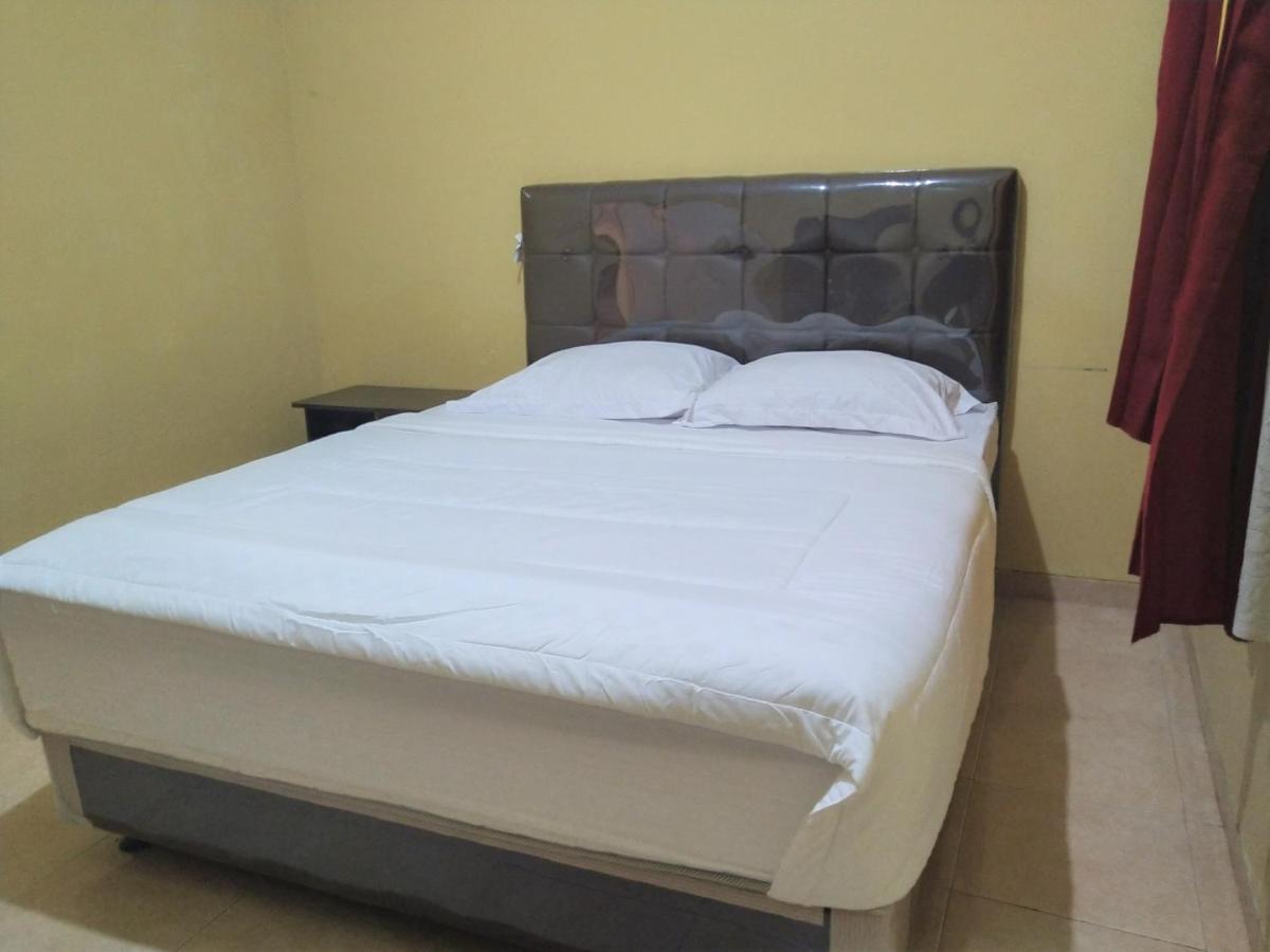 Hotel Pekalongan Syariah Mitra Reddoorz Ngoại thất bức ảnh
