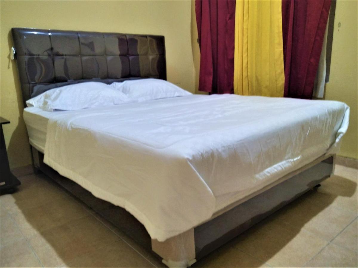 Hotel Pekalongan Syariah Mitra Reddoorz Ngoại thất bức ảnh