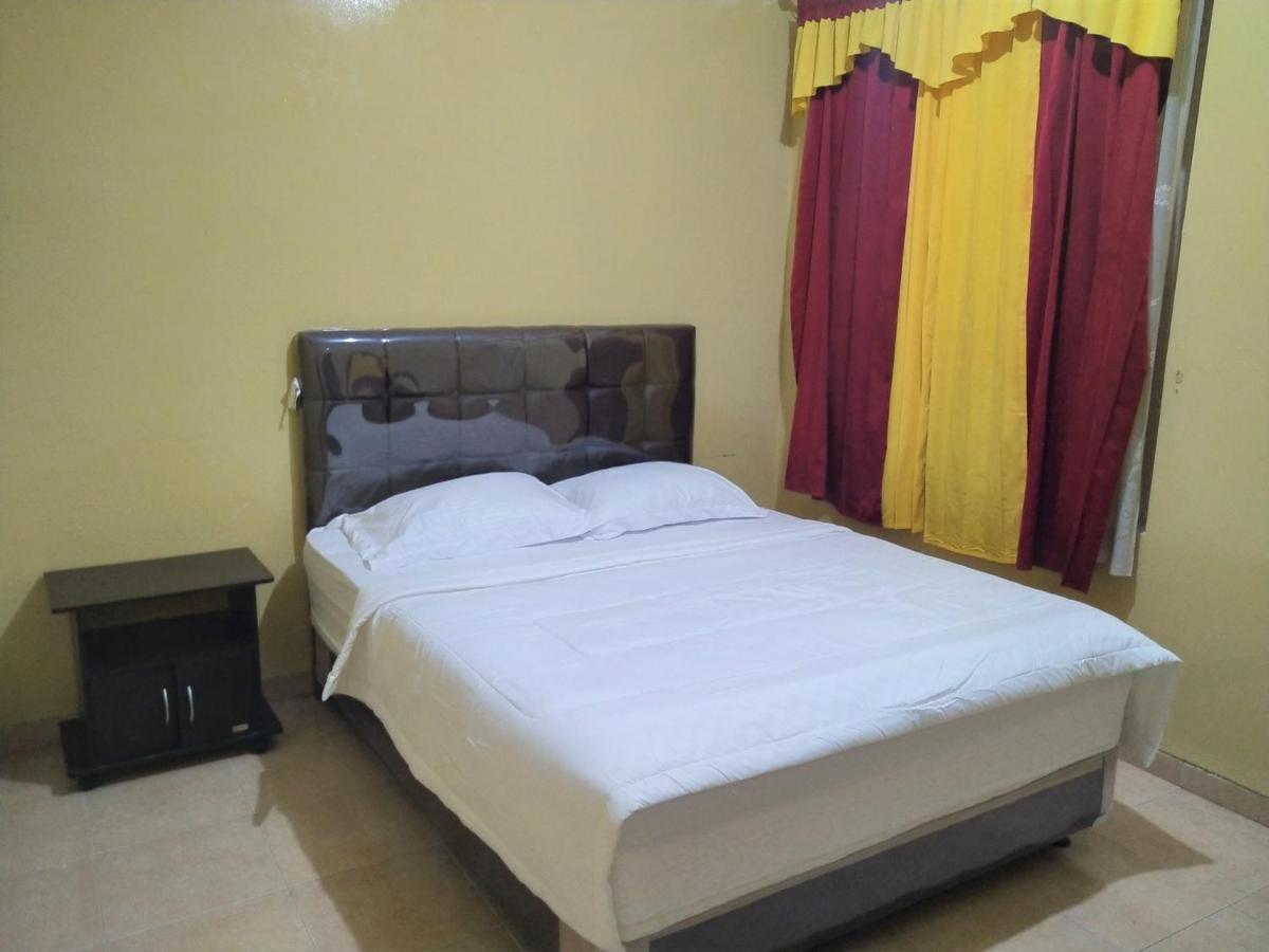 Hotel Pekalongan Syariah Mitra Reddoorz Ngoại thất bức ảnh