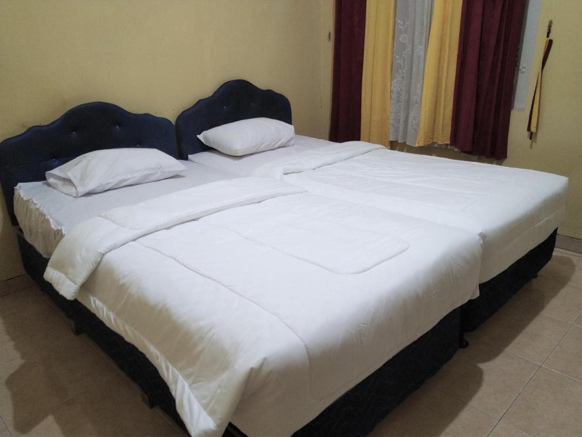 Hotel Pekalongan Syariah Mitra Reddoorz Ngoại thất bức ảnh