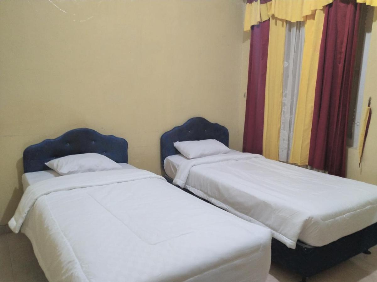 Hotel Pekalongan Syariah Mitra Reddoorz Ngoại thất bức ảnh