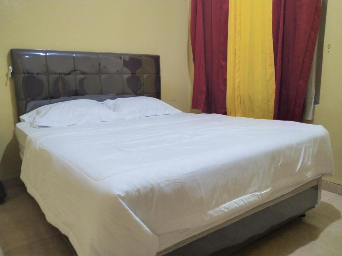 Hotel Pekalongan Syariah Mitra Reddoorz Ngoại thất bức ảnh
