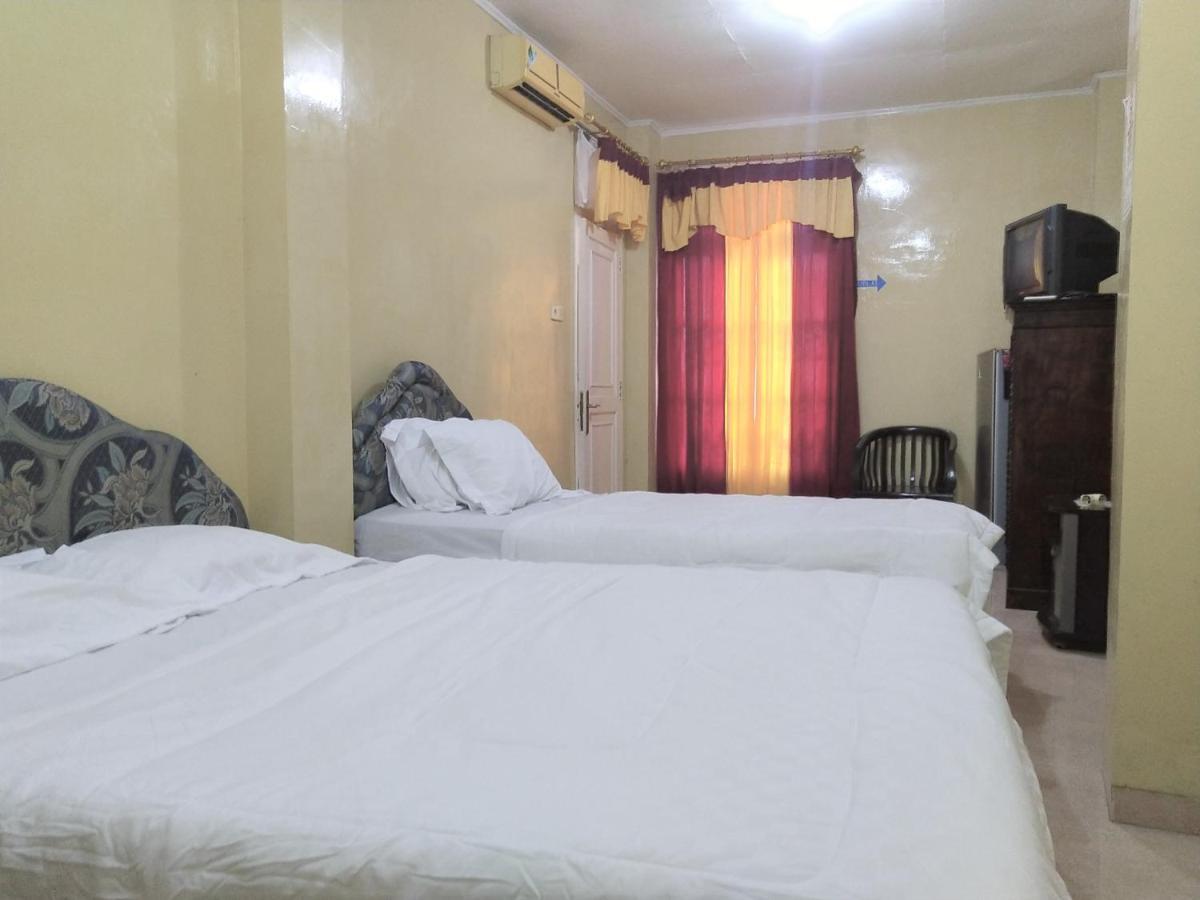 Hotel Pekalongan Syariah Mitra Reddoorz Ngoại thất bức ảnh