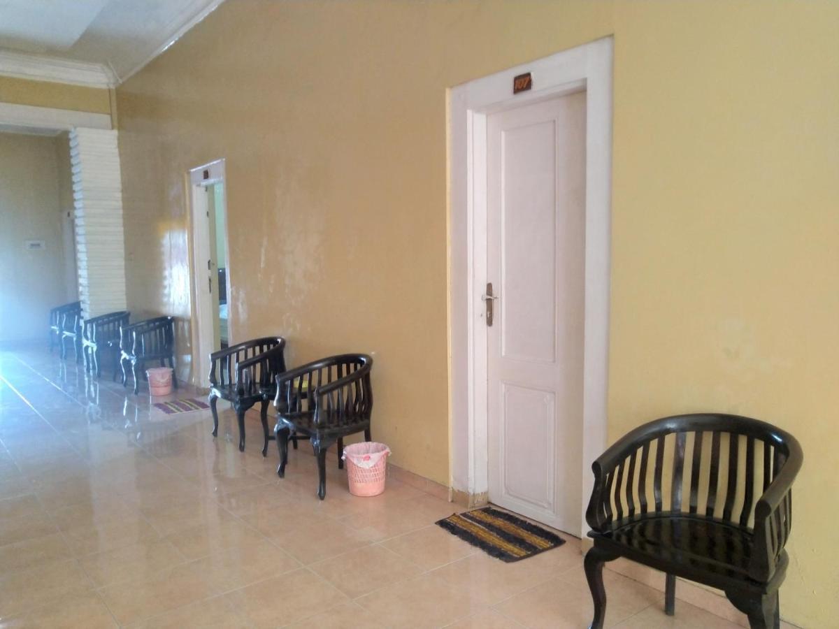 Hotel Pekalongan Syariah Mitra Reddoorz Ngoại thất bức ảnh