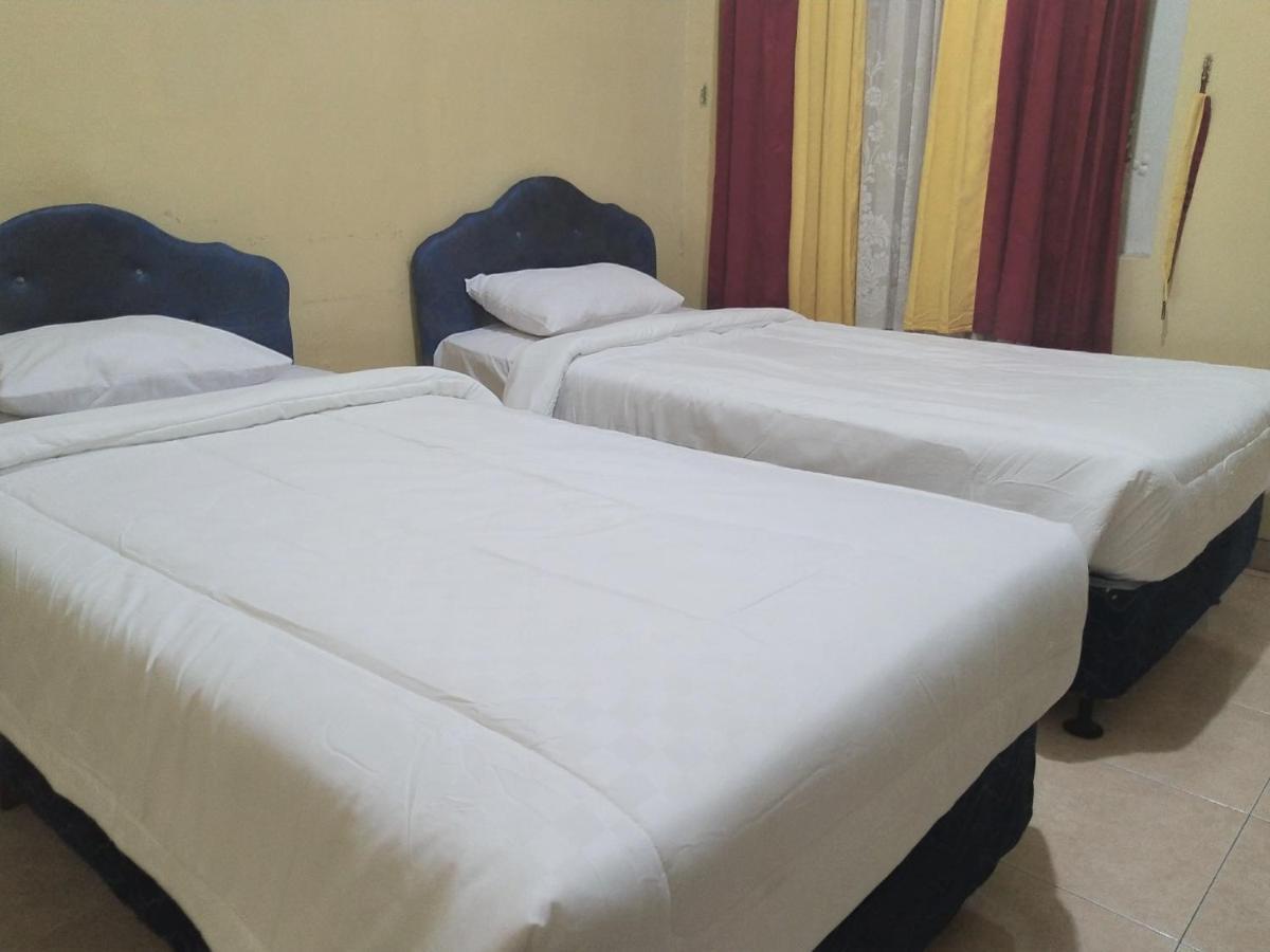 Hotel Pekalongan Syariah Mitra Reddoorz Ngoại thất bức ảnh